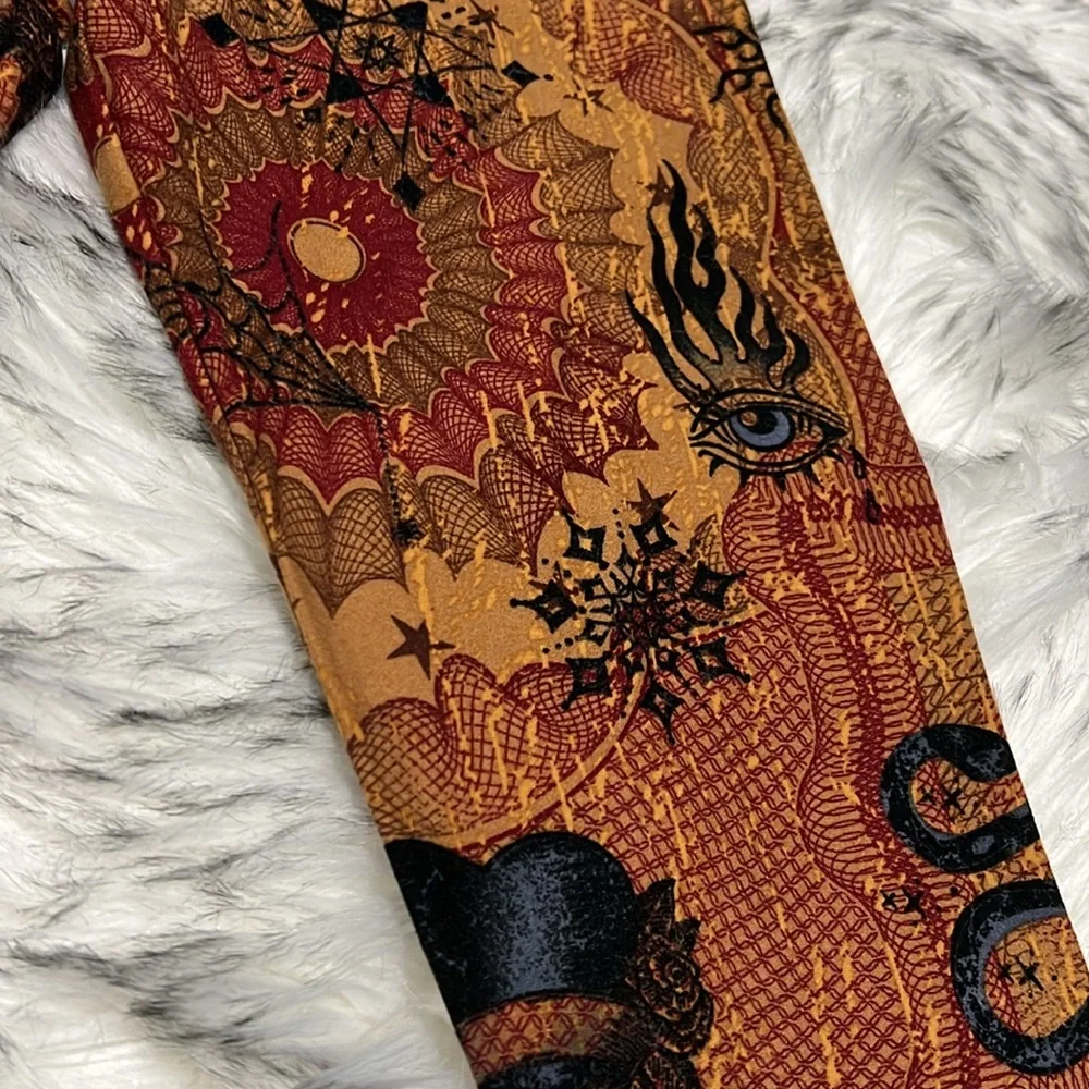 NWOT Witchy Goth Print Halloween High Rise Brushed Fabric Leggings S (3-5) - Picture 5 of 9